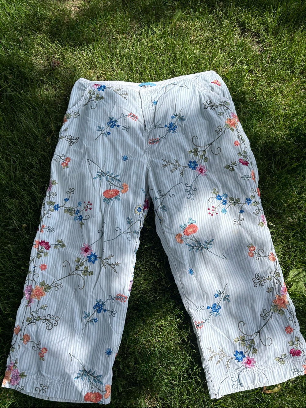 Johnny Was White Striped Pants with Multicolor Floral Embroidery RARE GORGEOUS
